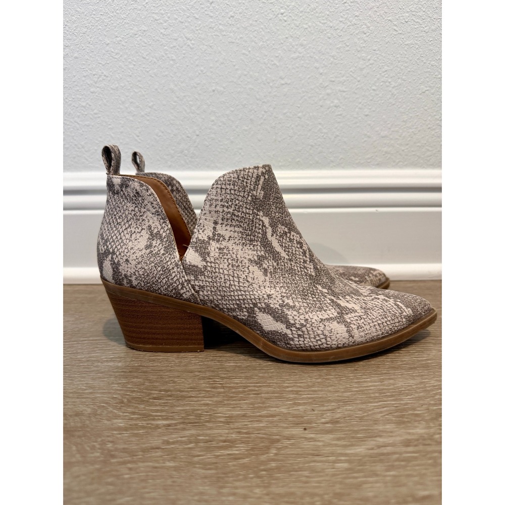 Universal Thread Gray Snake Print Ankle Booties Womens 8 Block Heel V-Cutout